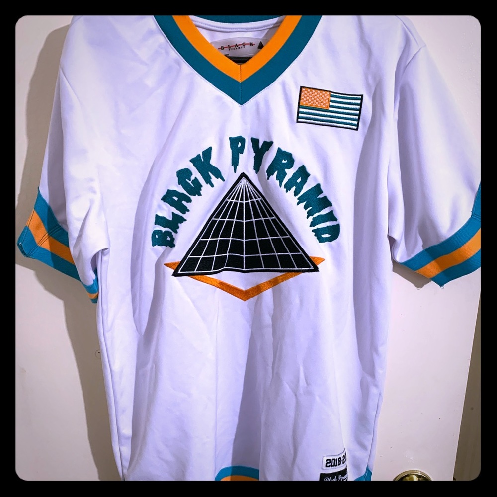 Black Pyramid Jersey